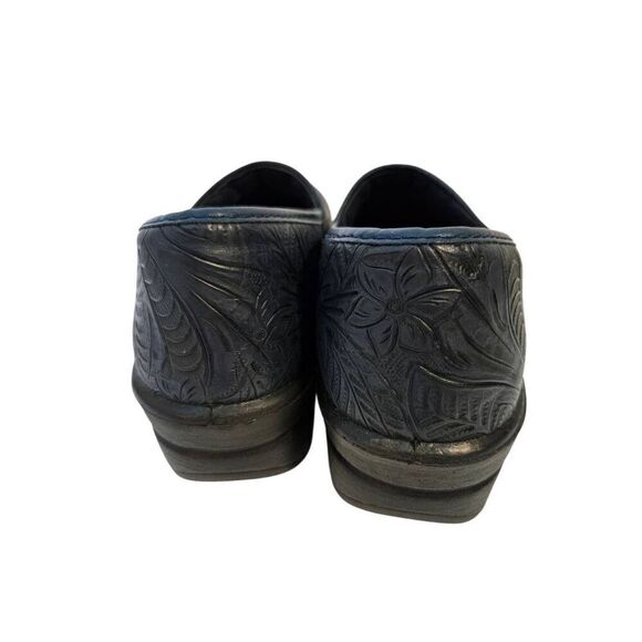 Easy Works by Easy Street navy blue clogs. Size 7.5. - Picture 3 of 5